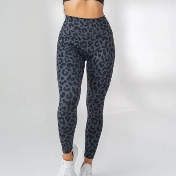 NWOT Balance Athletica Leggings - Picture 1 of 4